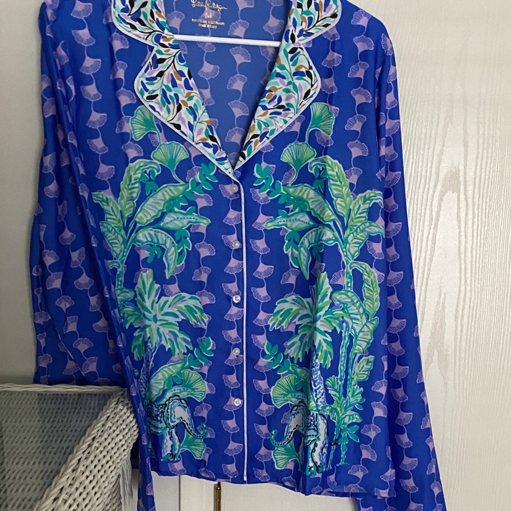 Lilly Pulitzer, PJ satin long sleeve top blue grotto fan, favorite size medium